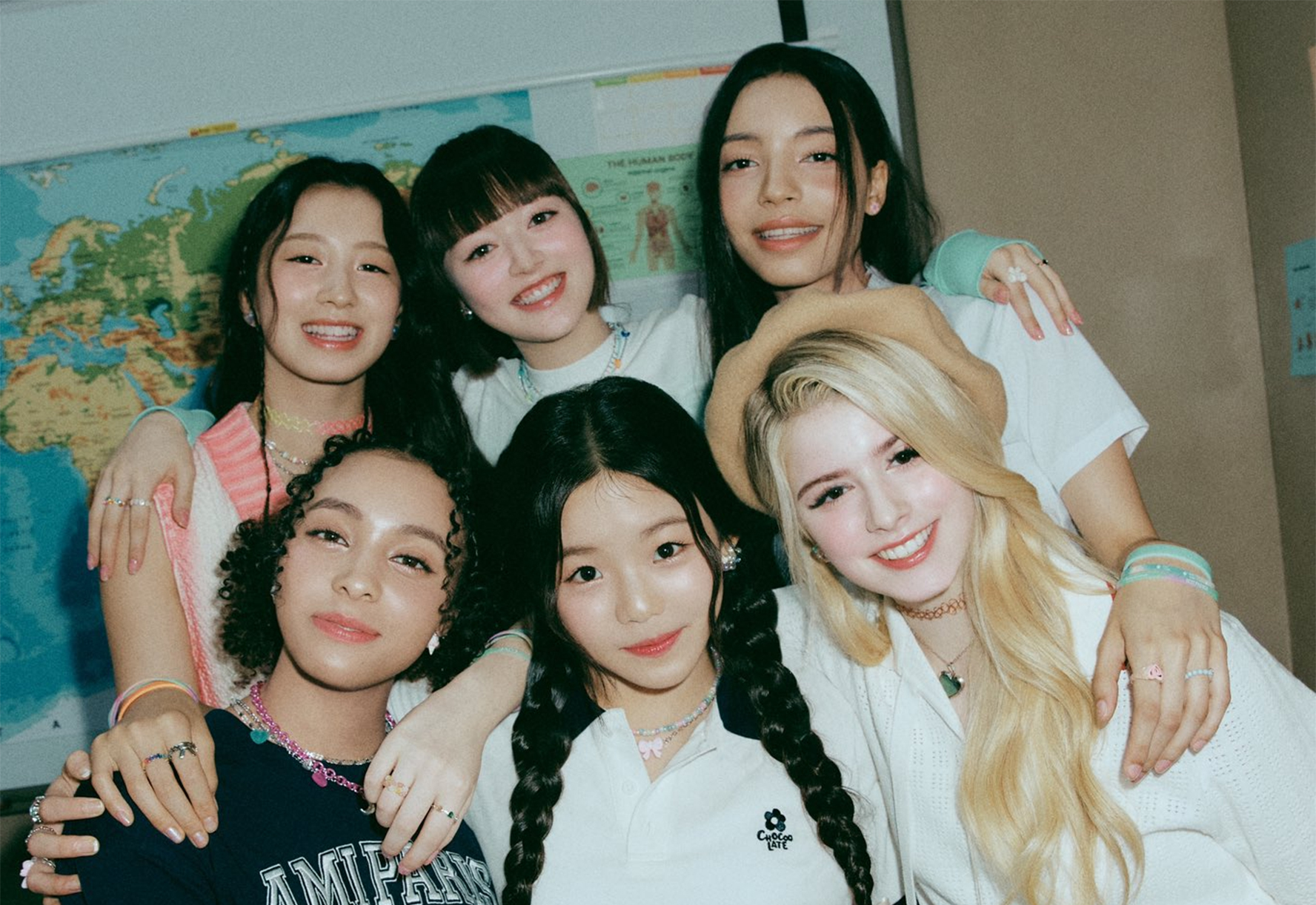 what languages does do VCHA members speak speaks English Korean Spanish French Camila Lexi Kendall Savanna KG Kaylee JYP American K-pop girl group