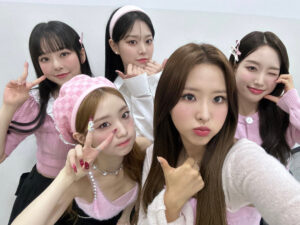 how old are the Loossemble members age birthday birth date Vivi, Hyunjin, Gowon, Hyeju, Yeojin CTDENM K-pop girl group after Loona